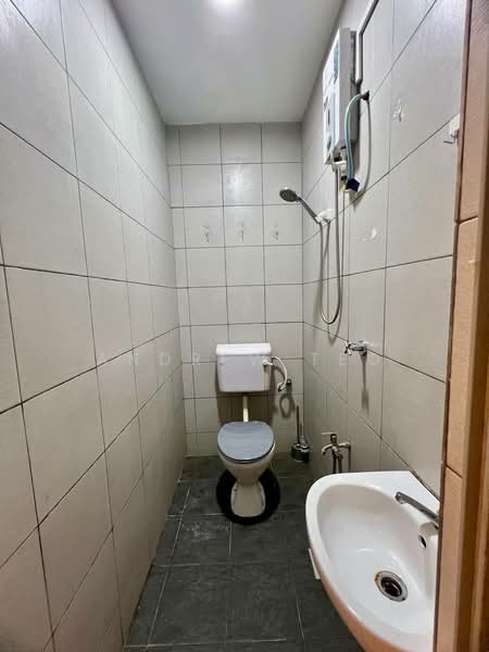 Rumah Teres 2 Tingkat untuk Dijual di Taman Desa Cemerlang (Ulu Tiram) - Andrew Teo - Bathroom - PropertyGuru.com.my