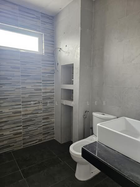 Rumah Teres 2 Tingkat untuk Dijual di Bandar Sungai Long (Selangor) - Stella Lee - Bathroom - PropertyGuru.com.my
