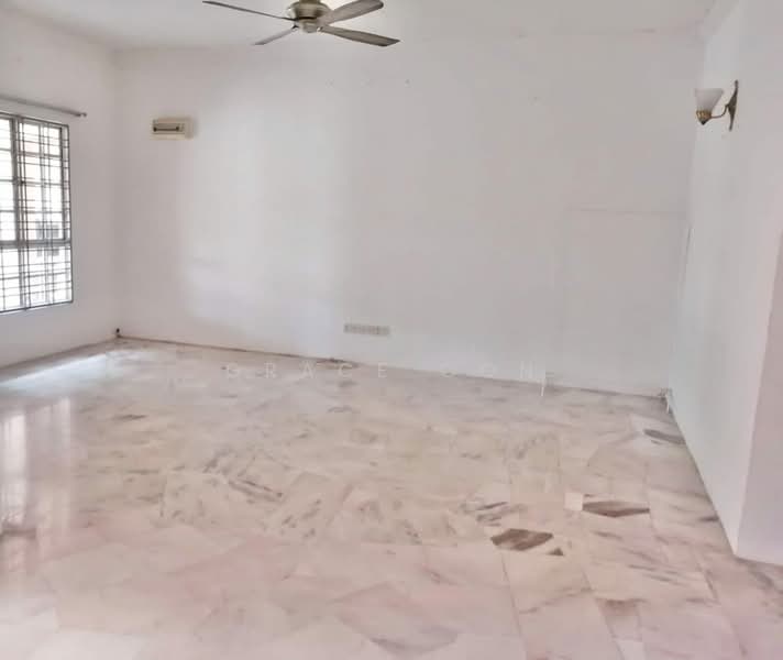 Rumah Teres 2-Tingkat untuk Dijual di Taman Lestari Perdana (Seri Kembangan) - Grace Oon - Living Room - PropertyGuru.com.my