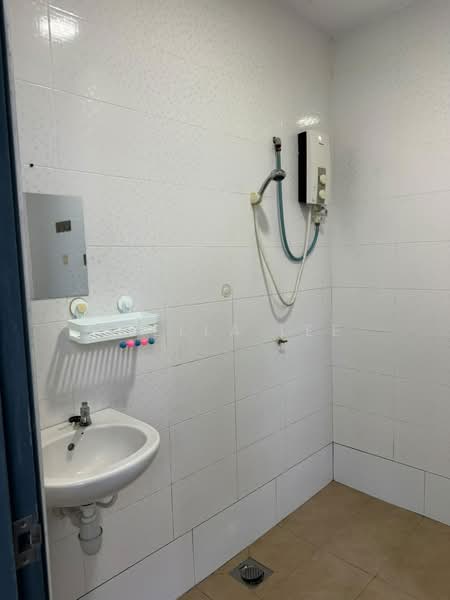 Condominium for Rent at Mahkota Garden - Stella Lee - Bathroom - PropertyGuru.com.my