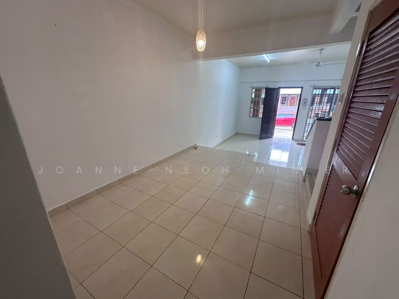 Terraced House for Rent in Sungai Long (Bandar Sungai Long) - JOANNE NEOH MIN ER - Living Room - PropertyGuru.com.my