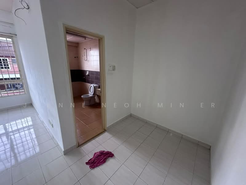 Terraced House for Rent in Sungai Long (Bandar Sungai Long) - JOANNE NEOH MIN ER - Bathroom - PropertyGuru.com.my