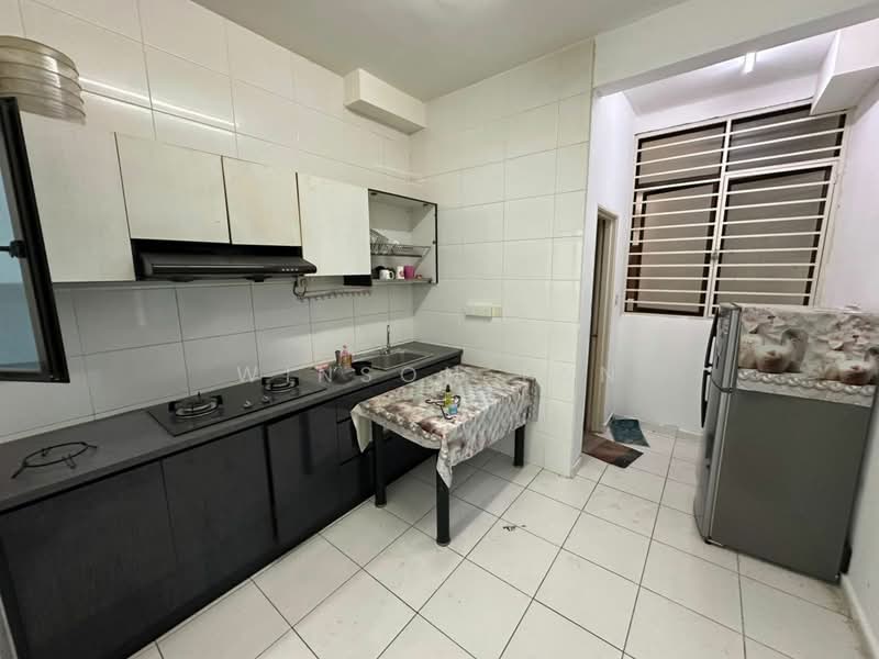 Servis Apartment untuk Dijual di Sky Gardens Residences - Winson Tan - Kitchen - PropertyGuru.com.my