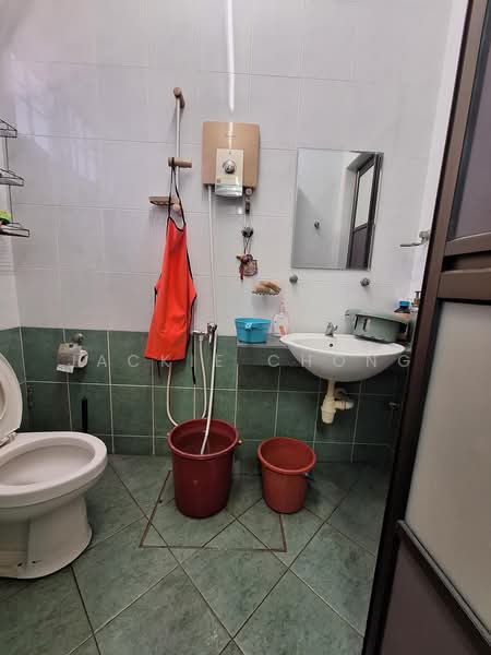 2-storey Terraced House for Sale in Taman Overseas Union (Taman Oug) (Jalan Klang Lama (Old Klang Road)) - Jackie Chong - Bathroom - PropertyGuru.com.my