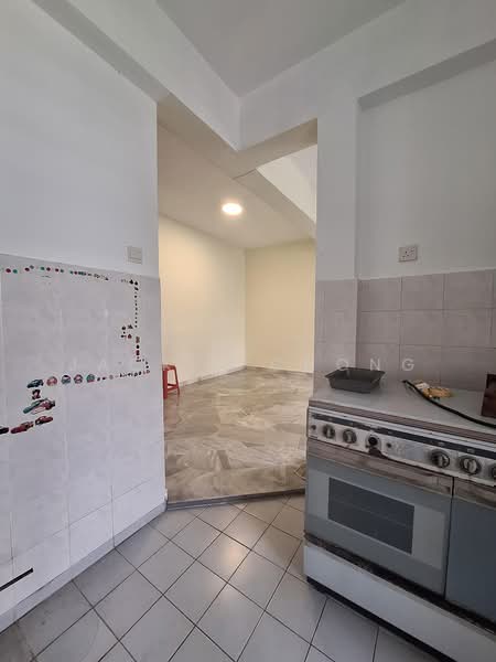 Townhouse for Sale in Taman Overseas Union (Taman Oug) (Jalan Klang Lama (Old Klang Road)) - Jackie Chong - Kitchen - PropertyGuru.com.my