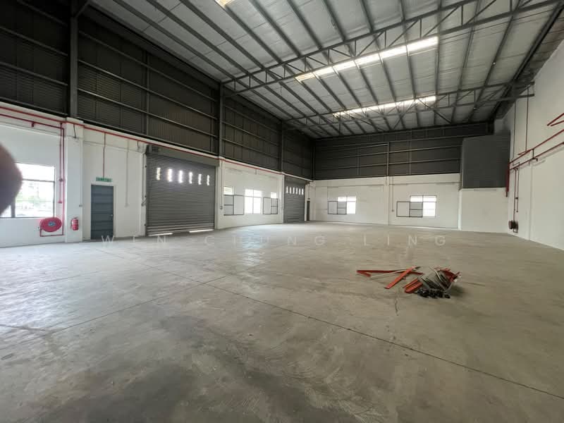 Warehouse for Rent in Eco Business Park 2 Senai (Senai) - Wen Chung Ling - Interior - PropertyGuru.com.my