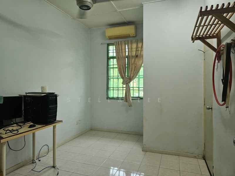 Rumah Teres 2 Tingkat untuk Dijual di Sungai Long (Bandar Sungai Long) - Stella Lee - Study - PropertyGuru.com.my
