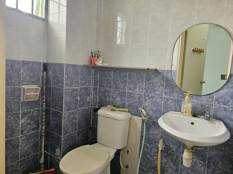 Rumah Teres 2 Tingkat untuk Dijual di Sungai Long (Bandar Sungai Long) - Stella Lee - Bathroom - PropertyGuru.com.my