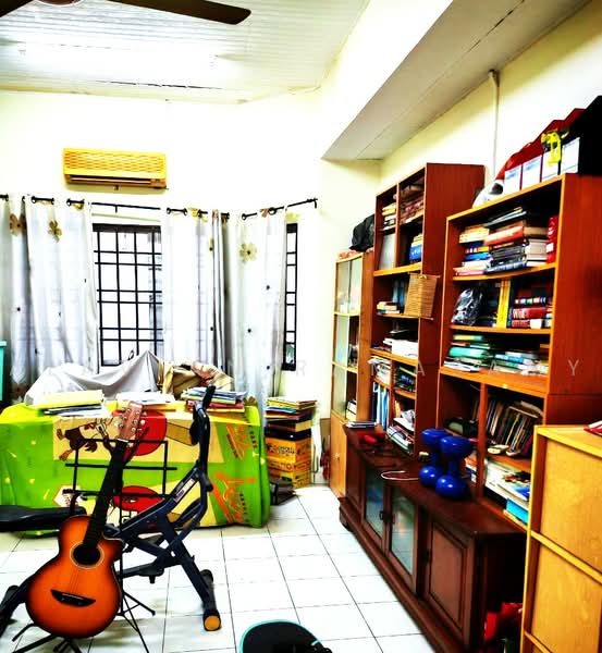 Rumah Berkembar untuk Dijual di Taman Mesra (Klang) - Alavian Ramasamy - Study - PropertyGuru.com.my