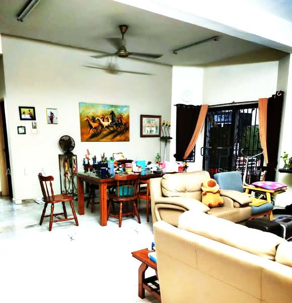Rumah Berkembar untuk Dijual di Taman Mesra (Klang) - Alavian Ramasamy - Living Room - PropertyGuru.com.my