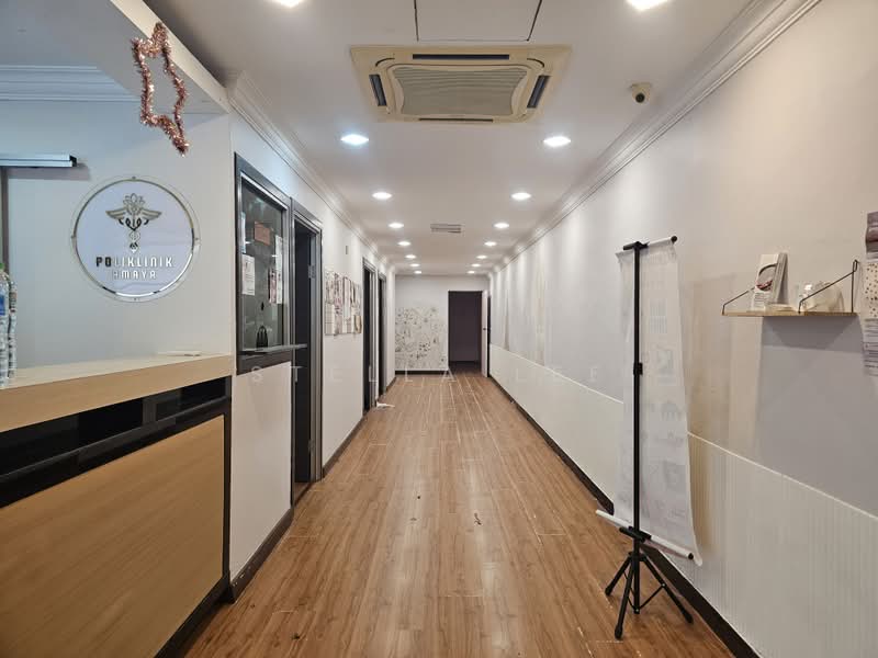 Shop for Rent in Bandar Kajang (Kajang) - Stella Lee - Corridor - PropertyGuru.com.my