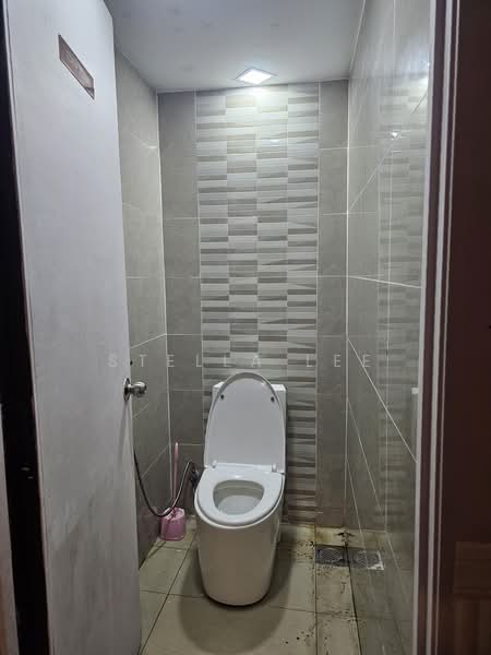 Shop for Rent in Bandar Kajang (Kajang) - Stella Lee - Bathroom - PropertyGuru.com.my