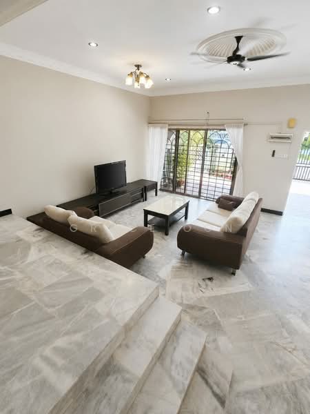 Rumah Teres 2-Tingkat untuk Dijual di Serdang Raya (Seri Kembangan) - Grace Oon - Living Room - PropertyGuru.com.my