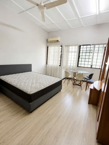 Rumah Teres 2-Tingkat untuk Dijual di Serdang Raya (Seri Kembangan) - Grace Oon - Bedroom - PropertyGuru.com.my