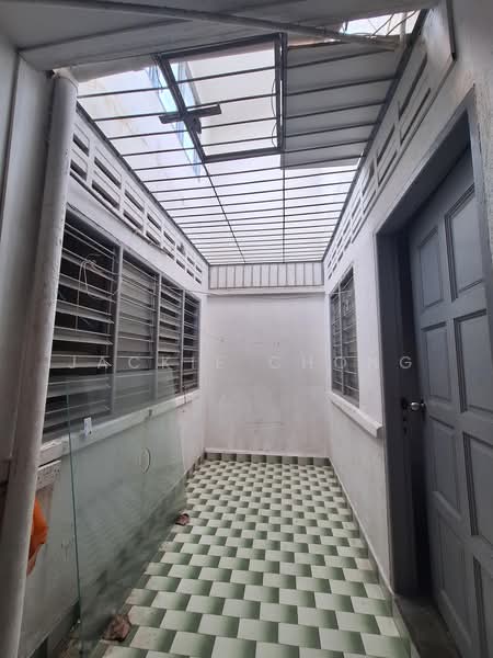 1-storey Terraced House for Sale in Taman Overseas Union (Taman Oug) (Jalan Klang Lama (Old Klang Road)) - Jackie Chong - Corridor - PropertyGuru.com.my