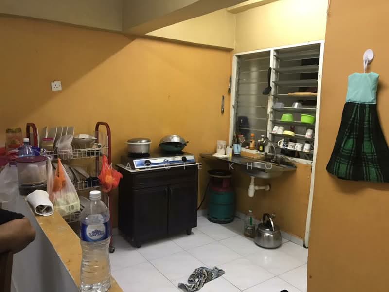 Flat for Sale at Danau Kota Flat - Maggie Kho - Kitchen - PropertyGuru.com.my