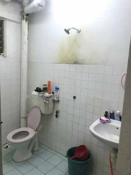 Flat for Sale at Danau Kota Flat - Maggie Kho - Bathroom - PropertyGuru.com.my