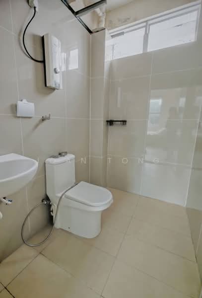 Pangsapuri untuk Dijual di Lake View Suites - Joan Tong - PropertyGuru.com.my