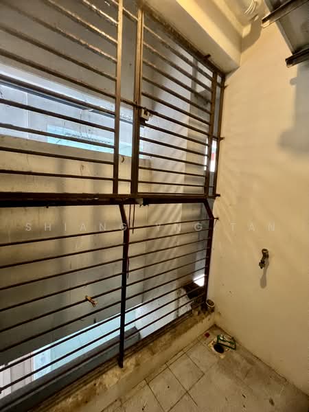 Servis Apartment untuk Dijual di SuriaMas Suites - Shiang Yng Tan - Balcony - PropertyGuru.com.my