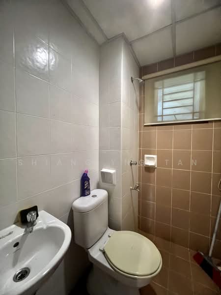 Servis Apartment untuk Dijual di SuriaMas Suites - Shiang Yng Tan - Bathroom - PropertyGuru.com.my