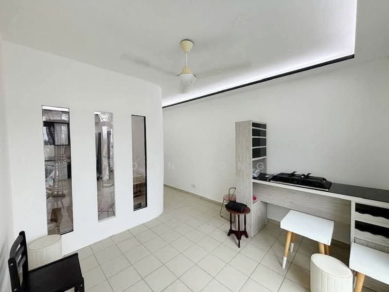 Pangsapuri untuk Dijual di Lake View Suites - Joan Tong - PropertyGuru.com.my