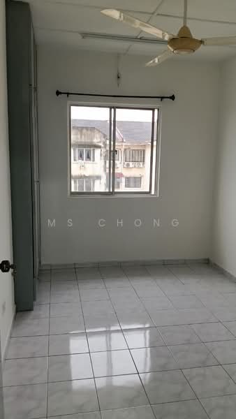 Pangsapuri untuk Disewa di Pangsapuri Subang Suria - MS Chong - Bedroom - PropertyGuru.com.my