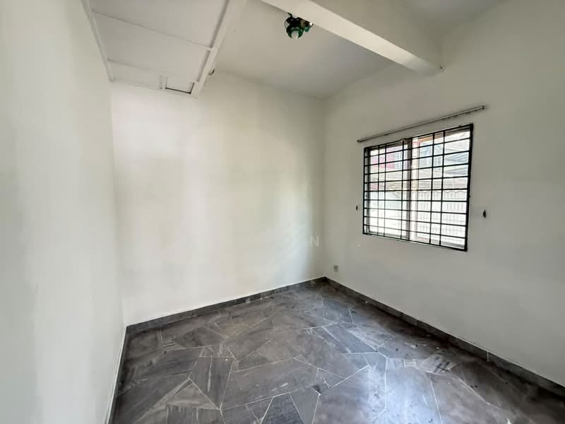 Semi-Detached House for Sale in Bandar Country Homes (Rawang) - Kelvin . - Interior - PropertyGuru.com.my