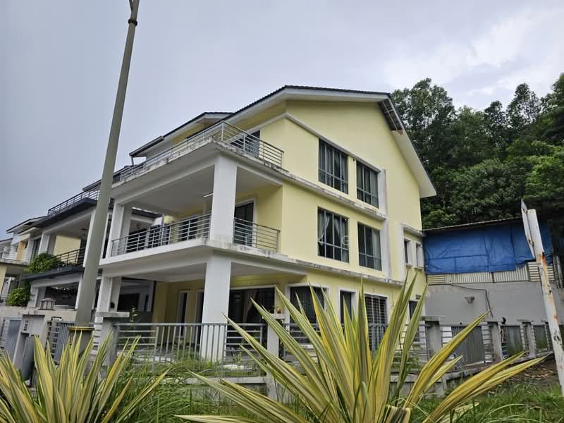 Semi-Detached House for Sale in Bandar Mahkota Cheras (Cheras) - Yee Eng - PropertyGuru.com.my