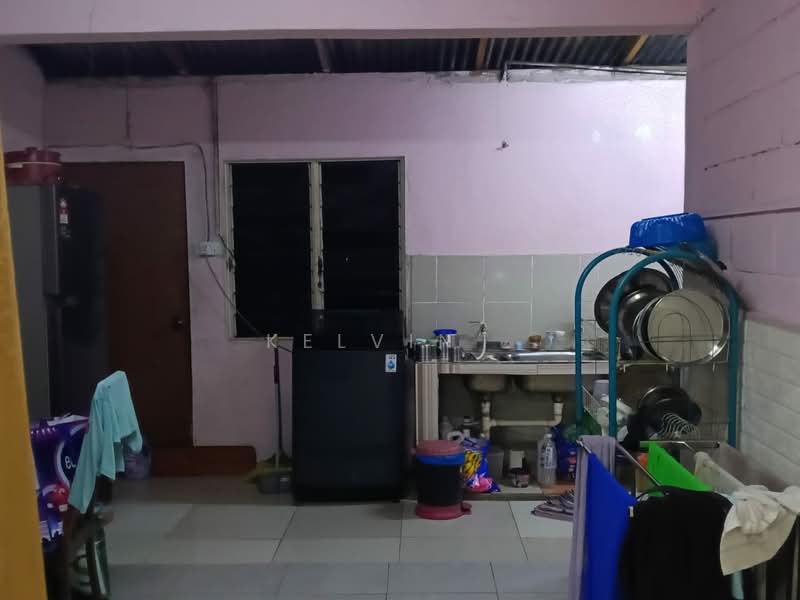 1-storey Terraced House for Sale in Serendah (Rawang) - Kelvin . - Kitchen - PropertyGuru.com.my