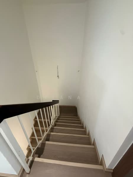 Townhouse for Sale in Taman Sri Hartamas (Sri Hartamas) - Diyana . - Corridor - PropertyGuru.com.my