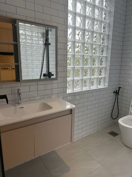 Townhouse for Sale in Taman Sri Hartamas (Sri Hartamas) - Diyana . - Bathroom - PropertyGuru.com.my