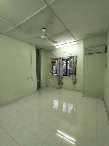 Semi-Detached House for Sale in Bandar Country Homes (Rawang) - Kelvin . - Interior - PropertyGuru.com.my