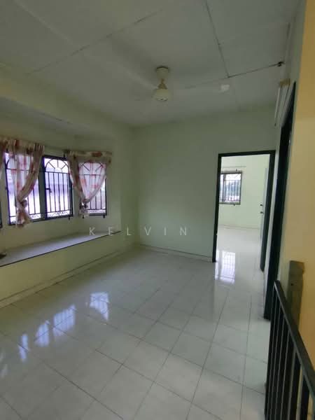 Semi-Detached House for Sale in Bandar Country Homes (Rawang) - Kelvin . - Living Room - PropertyGuru.com.my