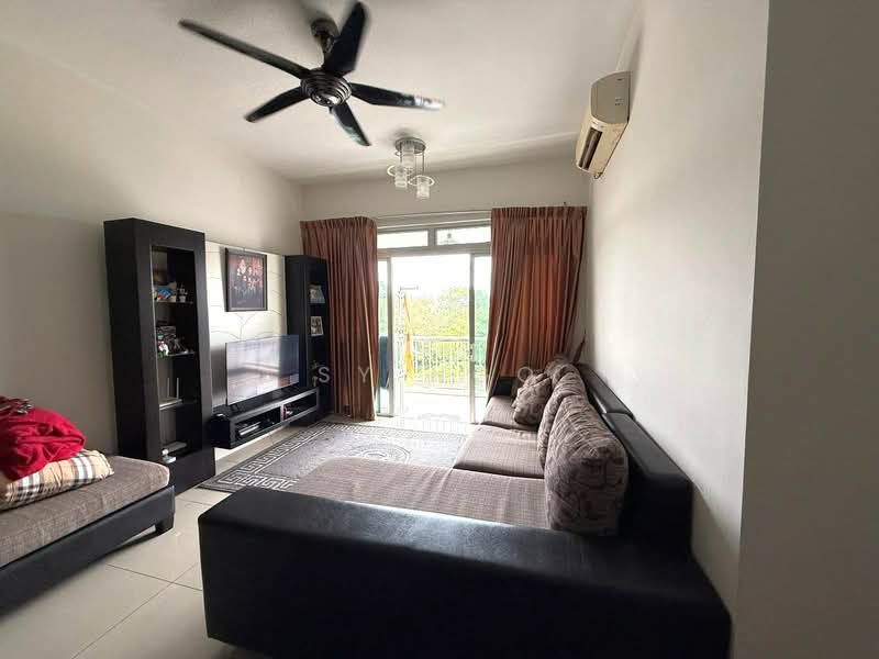 Kondominium untuk Dijual di Fairway Suites - SY Ngo - Living Room - PropertyGuru.com.my