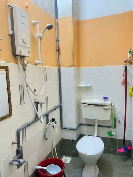 Rumah Teres 2 Tingkat untuk Dijual di Gelang Patah (Johor) - Terry Tan - Bathroom - PropertyGuru.com.my