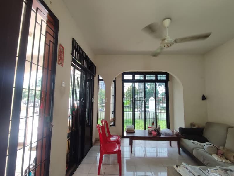 Rumah Teres 1.5 Tingkat untuk Dijual di Petaling Jaya (Selangor) - Ann Lim - Living Room - PropertyGuru.com.my