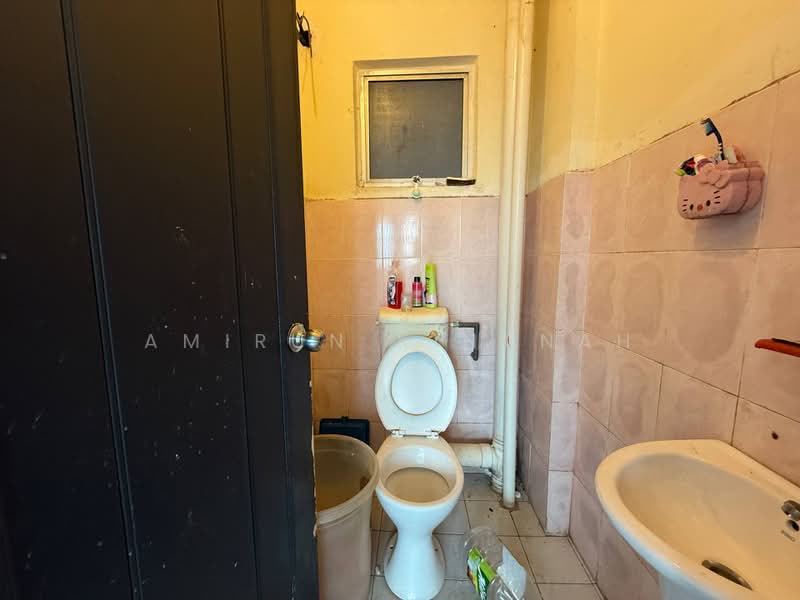 Pangsapuri untuk Dijual di Amazing Heights - Amirun Kinanah - Bathroom - PropertyGuru.com.my
