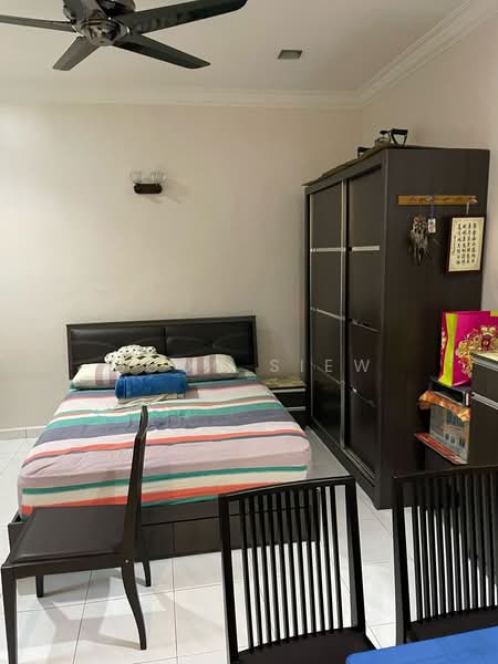 Pangsapuri untuk Dijual di Desa Universiti - Boon Siew - Bedroom - PropertyGuru.com.my