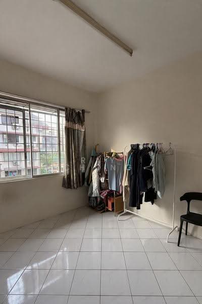 Pangsapuri untuk Dijual di Pangsapuri Orkid - Ray Chong - Bedroom - PropertyGuru.com.my