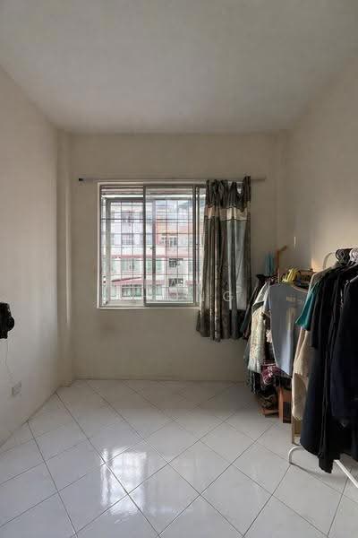 Pangsapuri untuk Dijual di Pangsapuri Orkid - Ray Chong - Bedroom - PropertyGuru.com.my