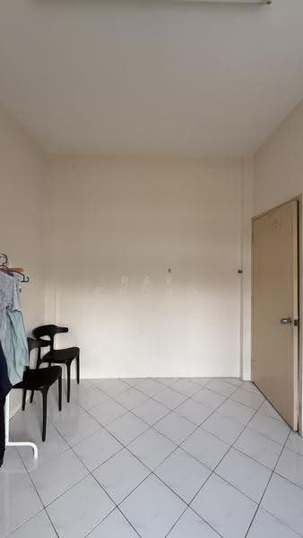 Pangsapuri untuk Dijual di Pangsapuri Orkid - Ray Chong - Bedroom - PropertyGuru.com.my