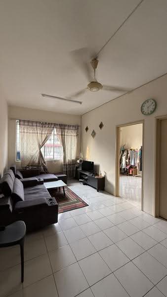 Pangsapuri untuk Dijual di Pangsapuri Orkid - Ray Chong - Living Room - PropertyGuru.com.my