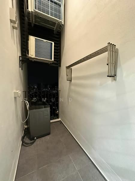Servis Apartment untuk Dijual di Atwater : Service Residences - Edmund Goh - Balcony - PropertyGuru.com.my
