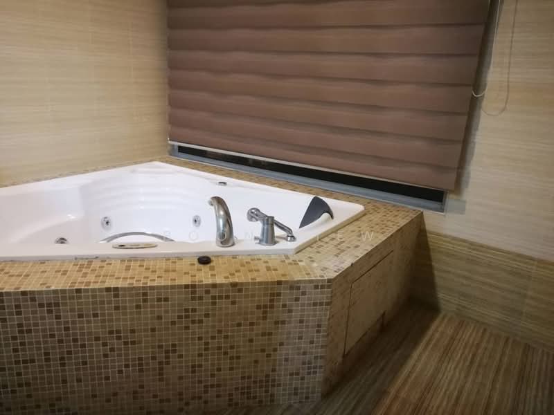 Condominium for Sale at The View Condominium - Boon Siew - Bathroom - PropertyGuru.com.my