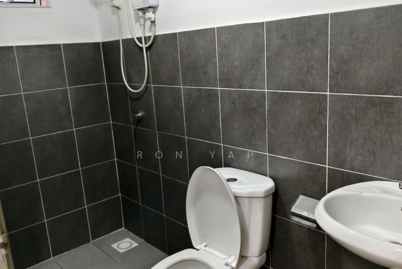 Pangsapuri untuk Disewa di Residensi Kepongmas 2 - Ron Yap - Bathroom - PropertyGuru.com.my