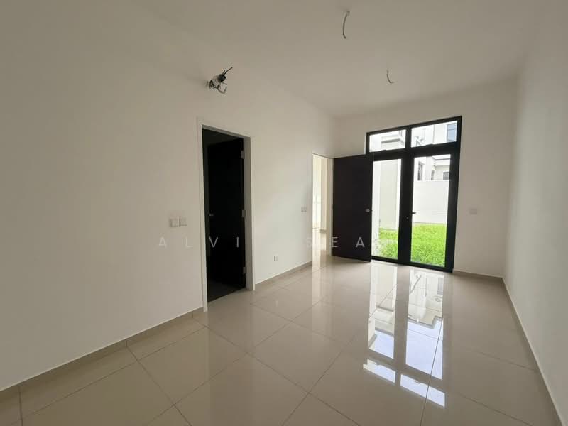 Cluster House for Sale in Iskandar Puteri (Nusajaya) (Johor) - Alvin Seah - Living Room - PropertyGuru.com.my