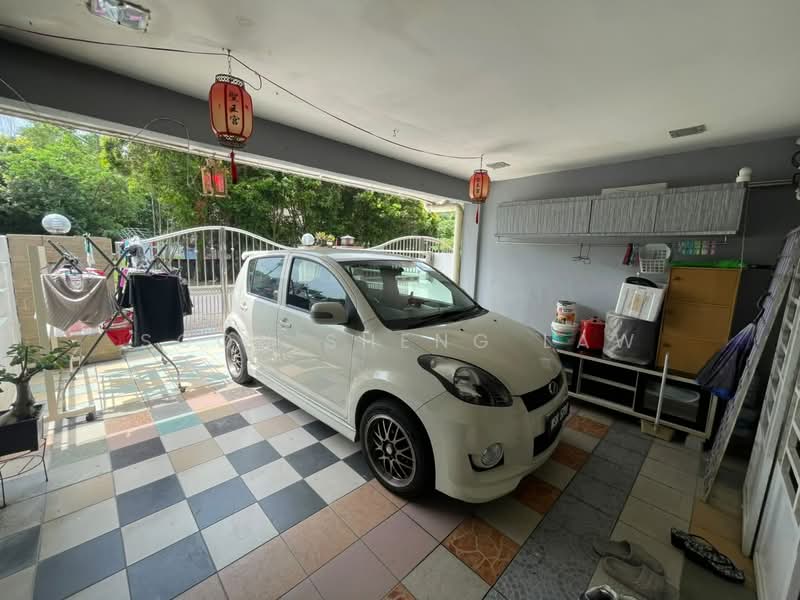 2-storey Terraced House for Sale in Taman Bukit Permai (Kajang) - Soon Sheng Law - Car Park - PropertyGuru.com.my