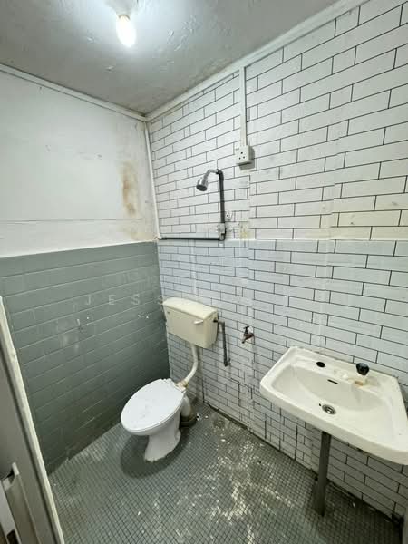 Rumah Teres 1 Tingkat untuk Disewa di Taman Sri Tebrau (Johor Bahru) - Jessica Ma - Bathroom - PropertyGuru.com.my