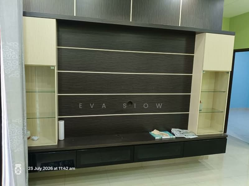 Rumah Teres 1.5 Tingkat untuk Dijual di Taman Bestari Indah (Ulu Tiram) - Eva Siow - Living Room - PropertyGuru.com.my