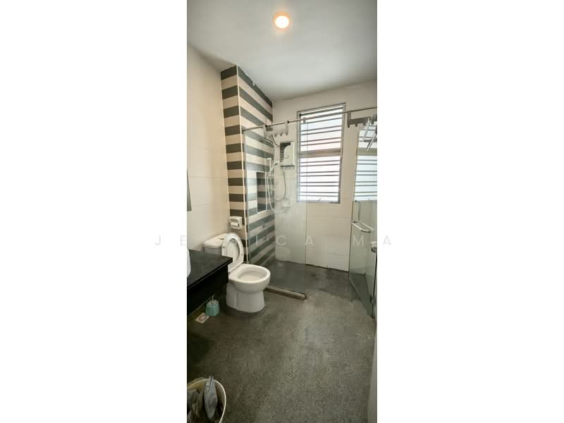 Rumah Teres 2 Tingkat untuk Disewa di Taman Dato Onn (Johor Bahru) - Jessica Ma - Bathroom - PropertyGuru.com.my